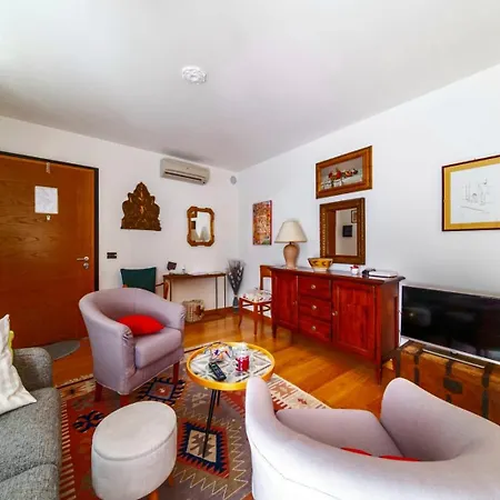 Delma's Apartment